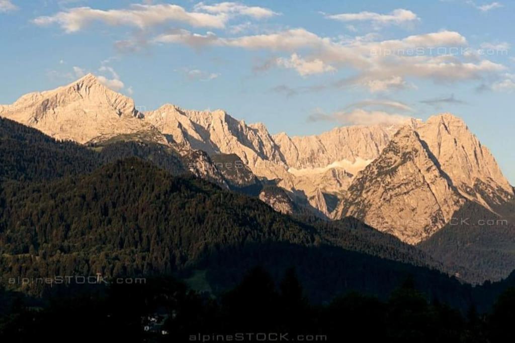 Zentral, ruhig&stilvoll mit Bergpanorama+ Garten Garmisch-Partenkirchen Esterno foto